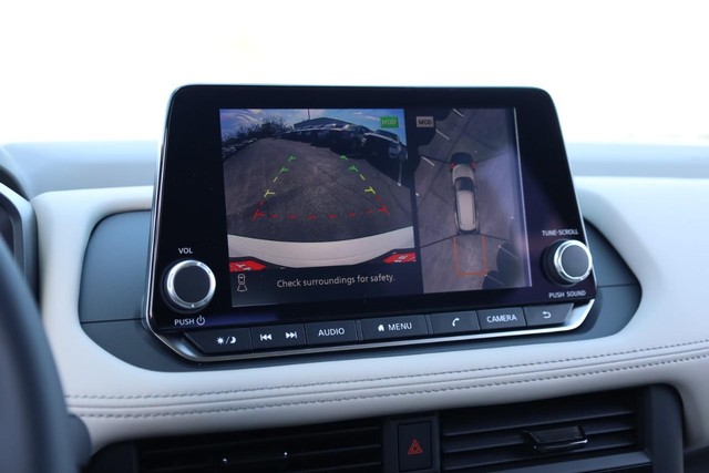 Nissan Rogue Vehicle Full-screen Gallery Image 14