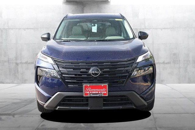 Nissan Rogue Vehicle Image 04