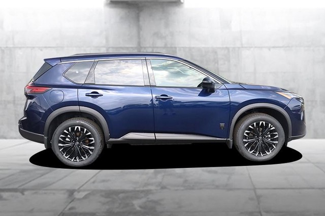 Nissan Rogue Vehicle Image 05