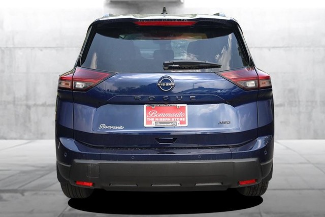 Nissan Rogue Vehicle Image 06