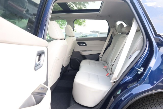 Nissan Rogue Vehicle Image 22