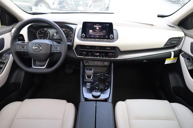 Nissan Rogue Vehicle Image 24