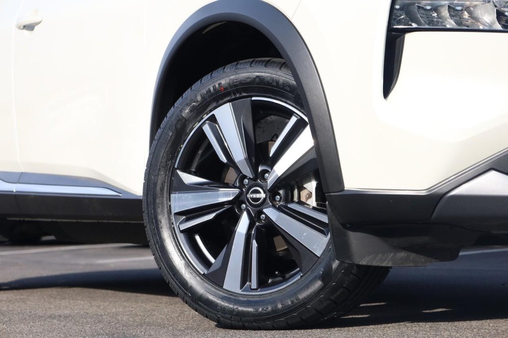 Nissan Rogue Vehicle Image 03