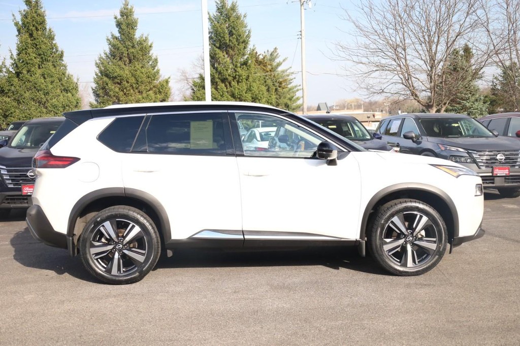 Nissan Rogue Vehicle Image 05