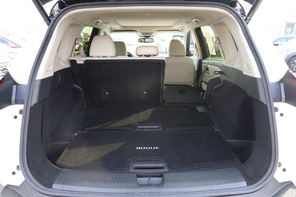 Nissan Rogue Vehicle Image 08