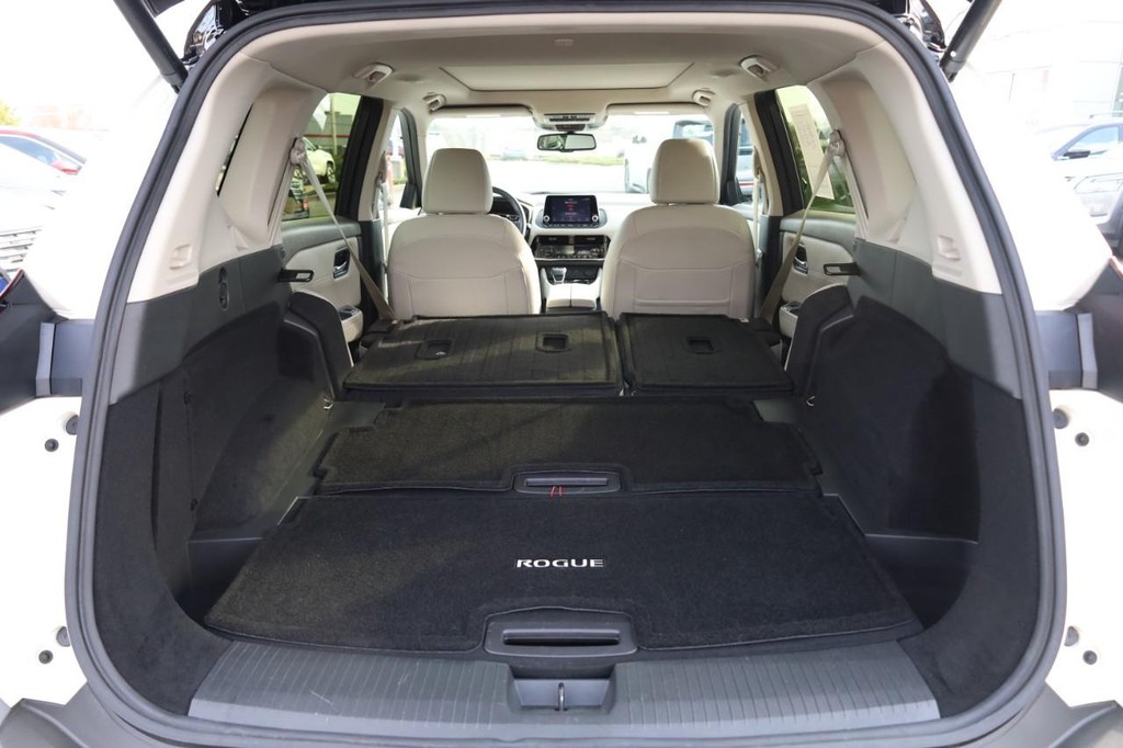 Nissan Rogue Vehicle Image 09