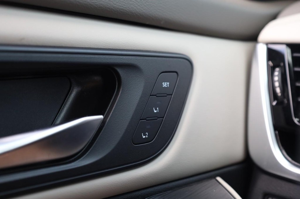 Nissan Rogue Vehicle Image 22