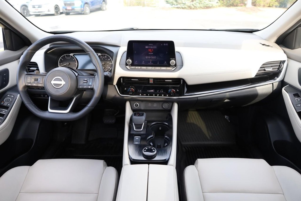 Nissan Rogue Vehicle Image 27