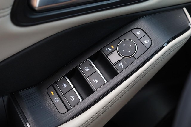 Nissan Rogue Vehicle Image 21