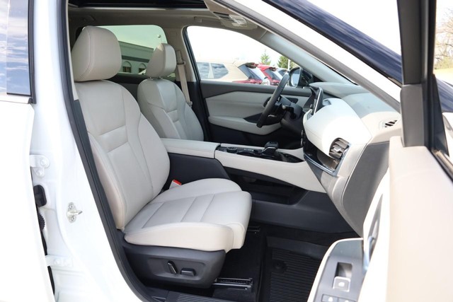 Nissan Rogue Vehicle Image 29