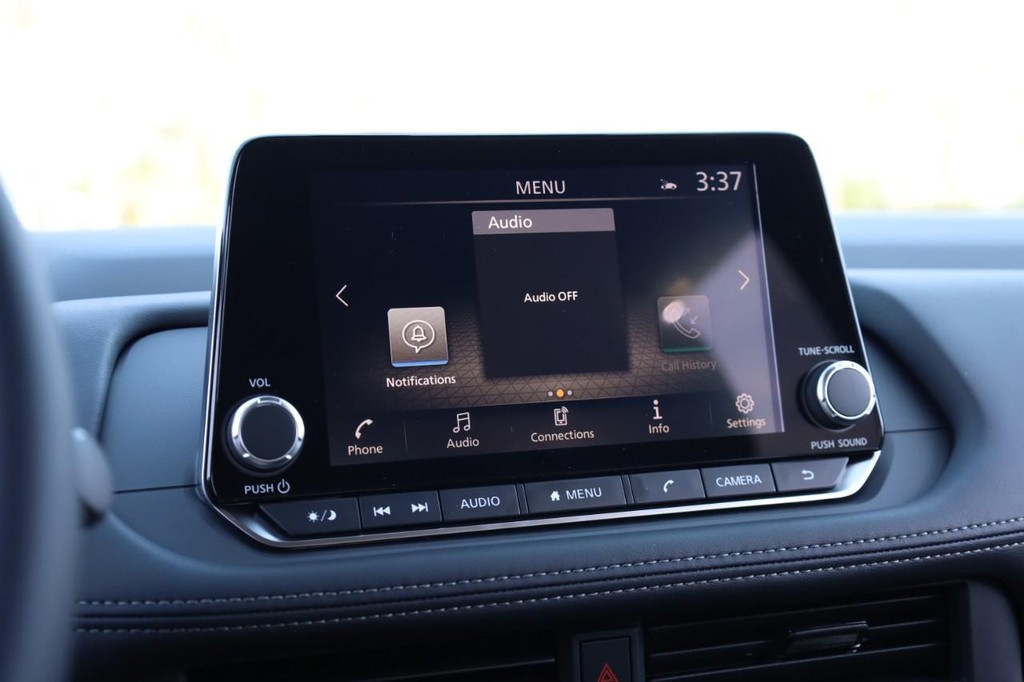 Nissan Rogue Vehicle Image 10