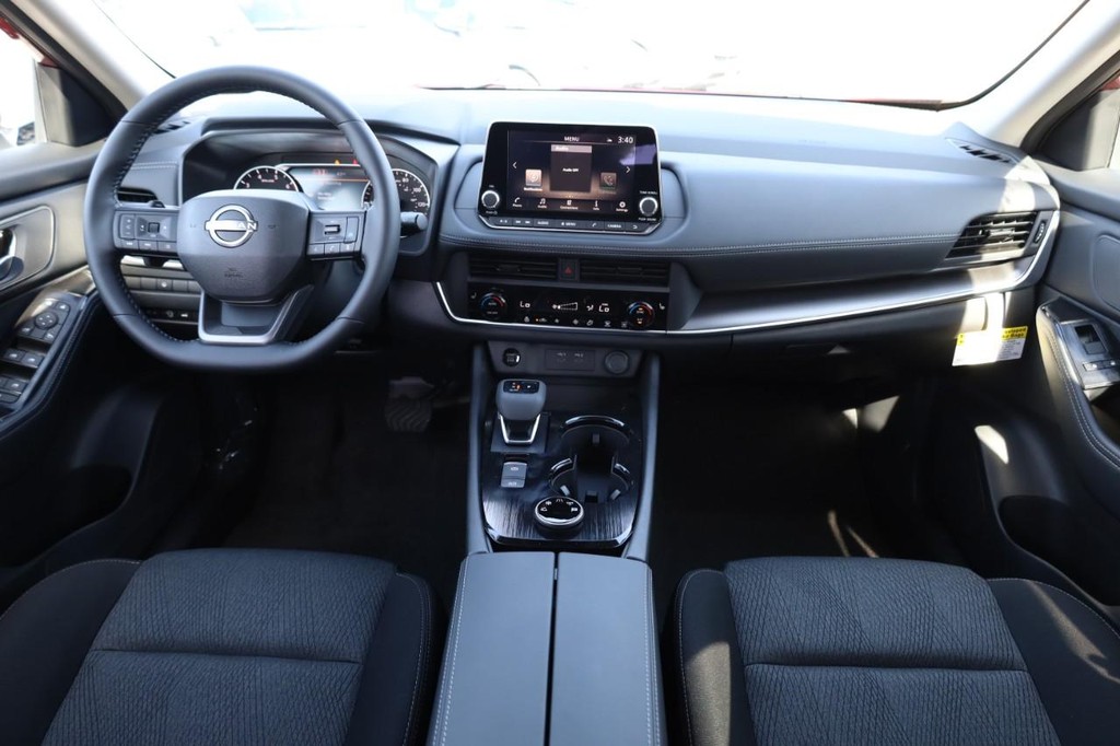 Nissan Rogue Vehicle Image 21