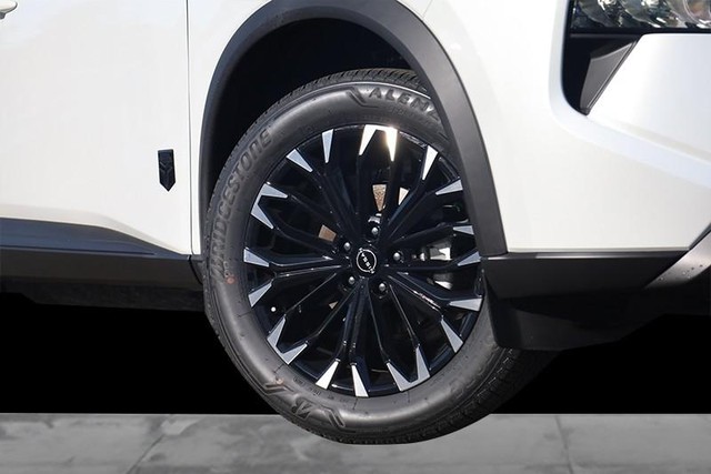 Nissan Rogue Vehicle Image 03