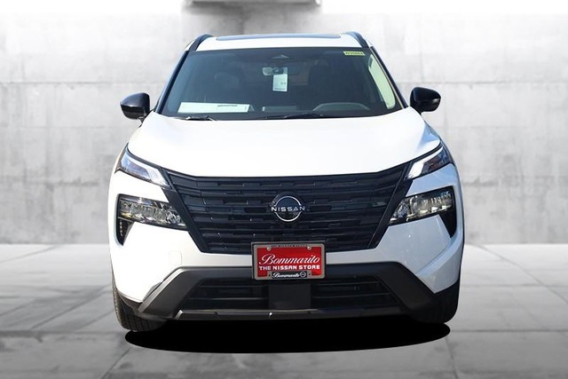 Nissan Rogue Vehicle Image 04