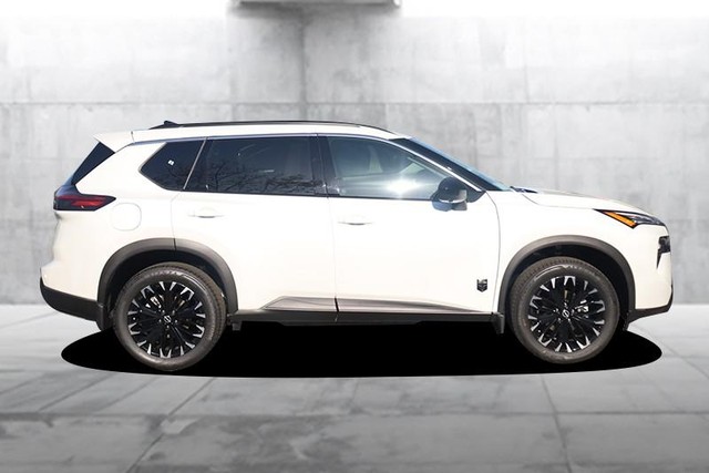 Nissan Rogue Vehicle Image 05