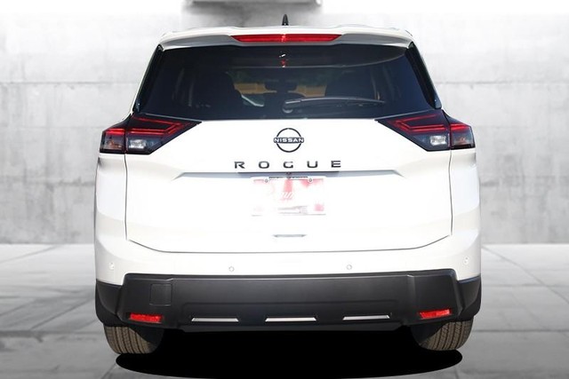 Nissan Rogue Vehicle Image 06