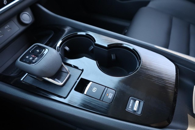 Nissan Rogue Vehicle Image 17