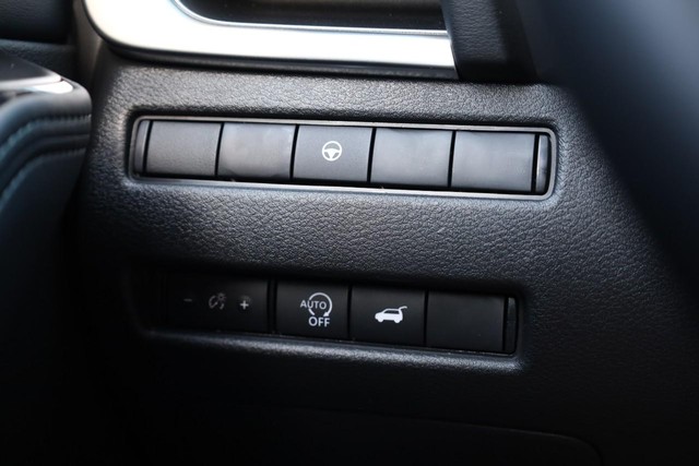 Nissan Rogue Vehicle Image 20