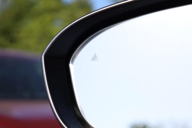 Nissan Rogue Vehicle Image 21
