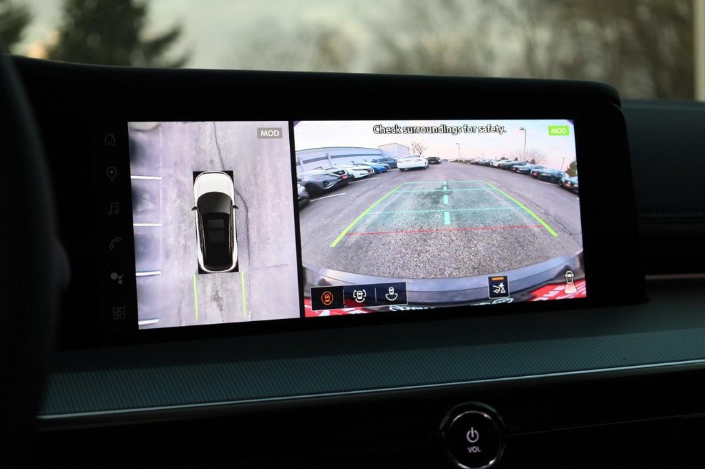 Nissan Murano Vehicle Image 15