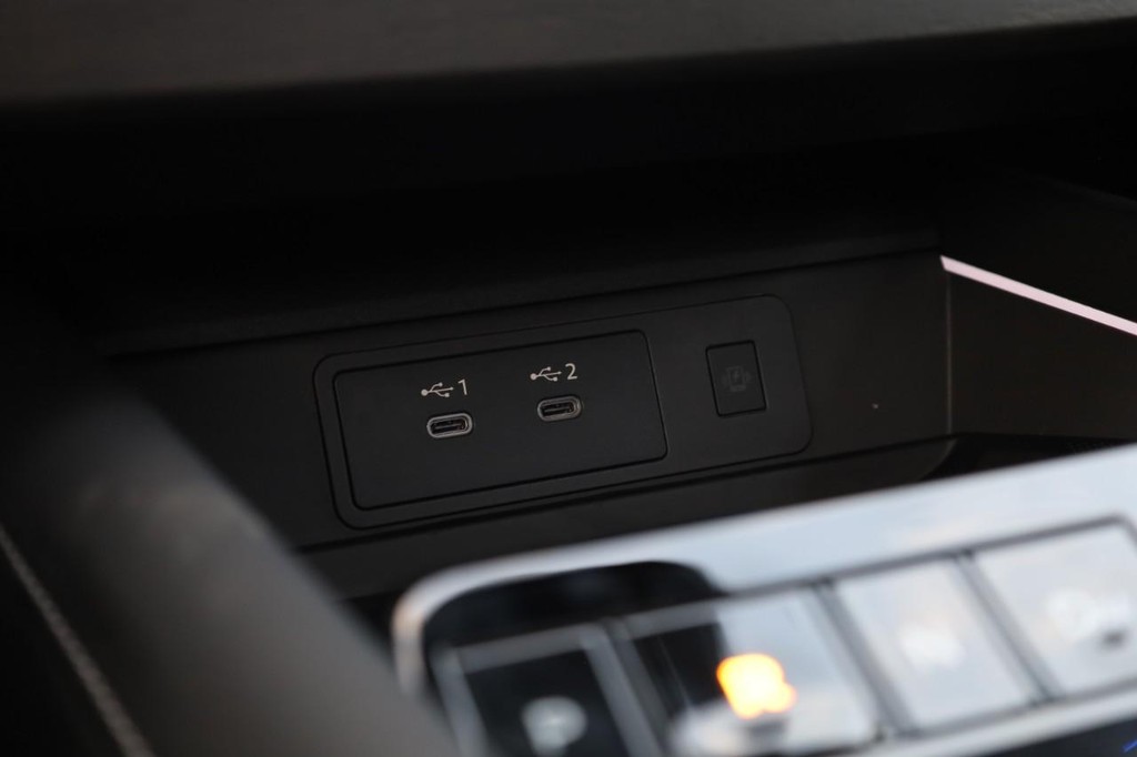 Nissan Murano Vehicle Image 18