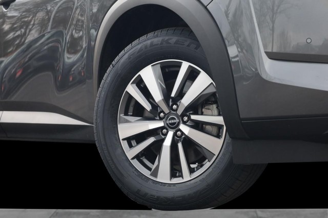 Nissan Pathfinder Vehicle Image 03