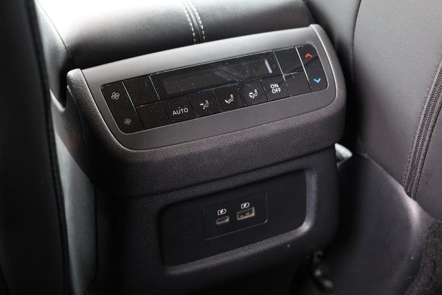 Nissan Pathfinder Vehicle Image 25