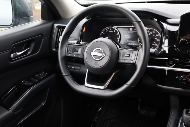 Nissan Pathfinder Vehicle Image 27