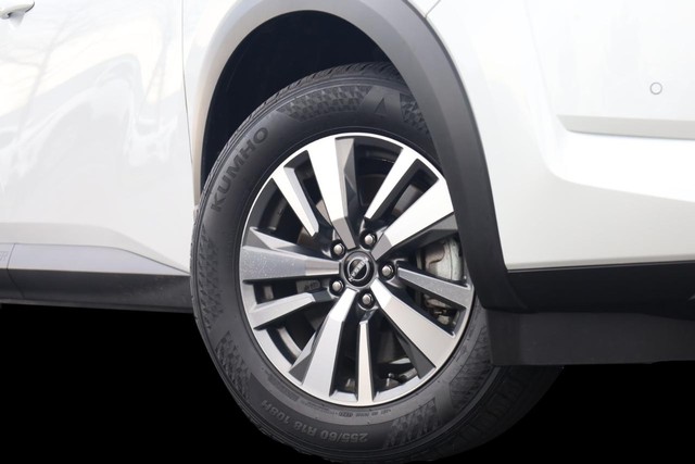 Nissan Pathfinder Vehicle Image 03