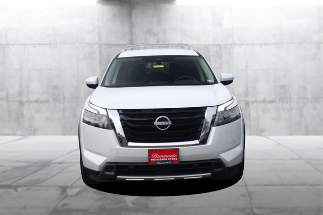 Nissan Pathfinder Vehicle Image 04