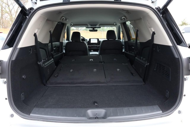 Nissan Pathfinder Vehicle Image 09