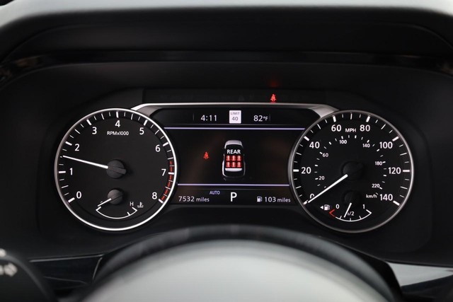 Nissan Pathfinder Vehicle Image 12