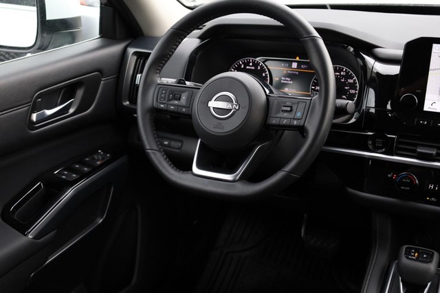 Nissan Pathfinder Vehicle Image 27