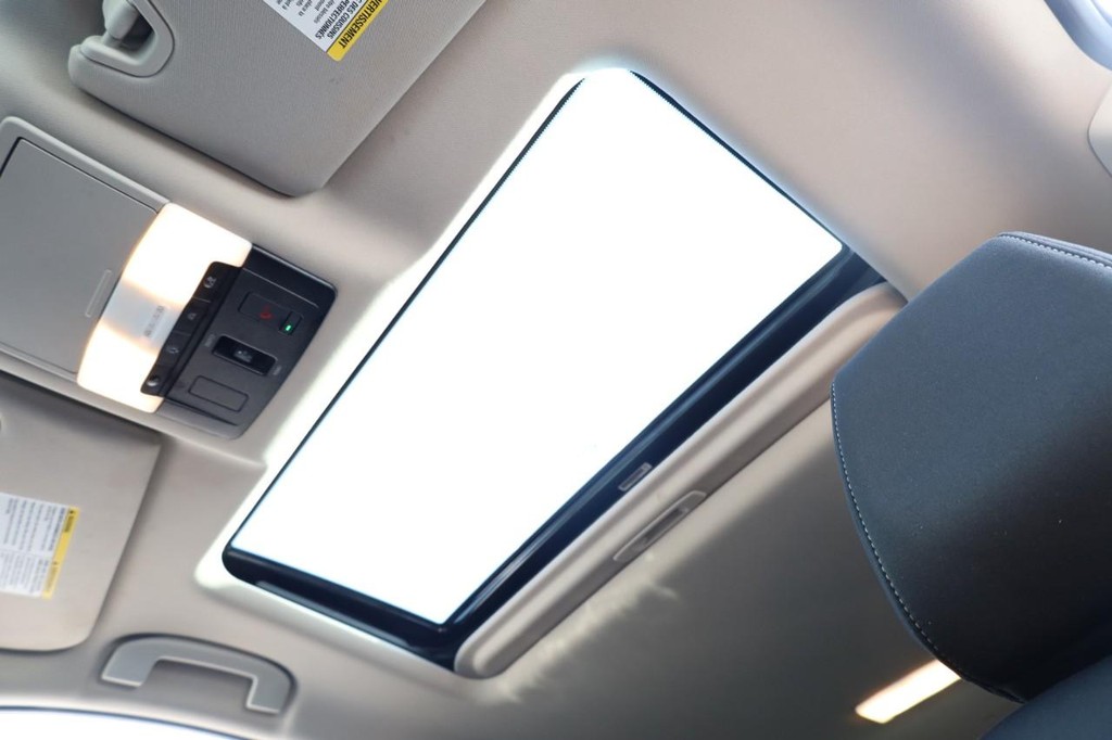 Nissan Altima Vehicle Image 09