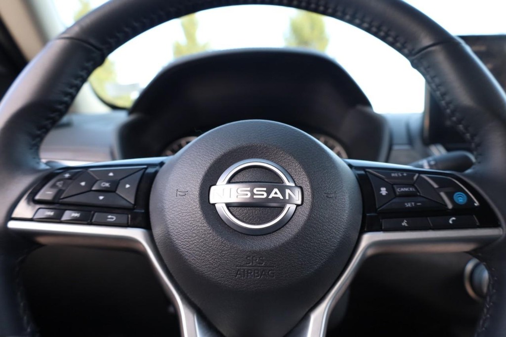 Nissan Altima Vehicle Image 10