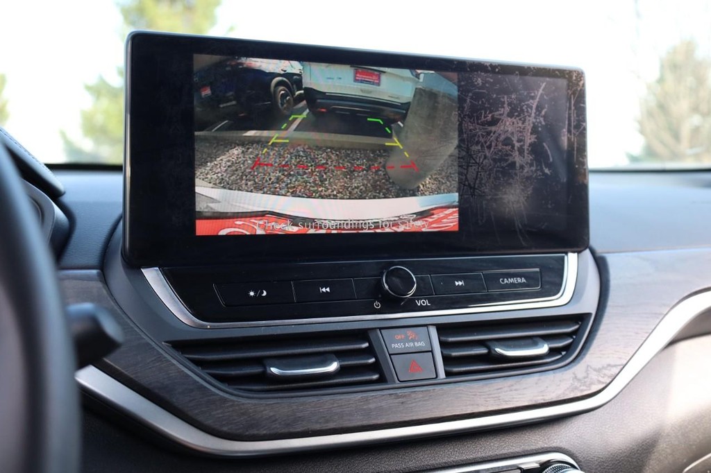 Nissan Altima Vehicle Image 14