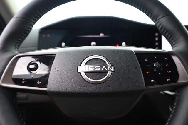 Nissan Murano Vehicle Image 11