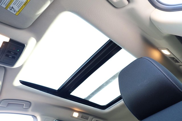 Nissan Pathfinder Vehicle Image 11