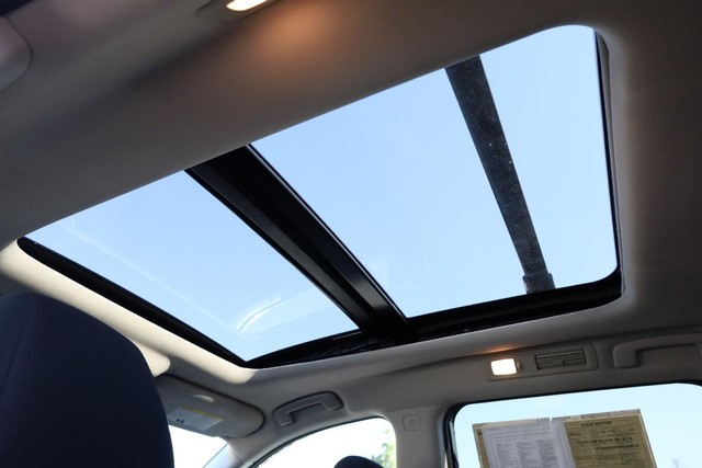 Nissan Pathfinder Vehicle Image 12