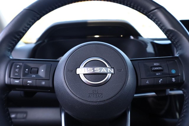 Nissan Pathfinder Vehicle Image 13