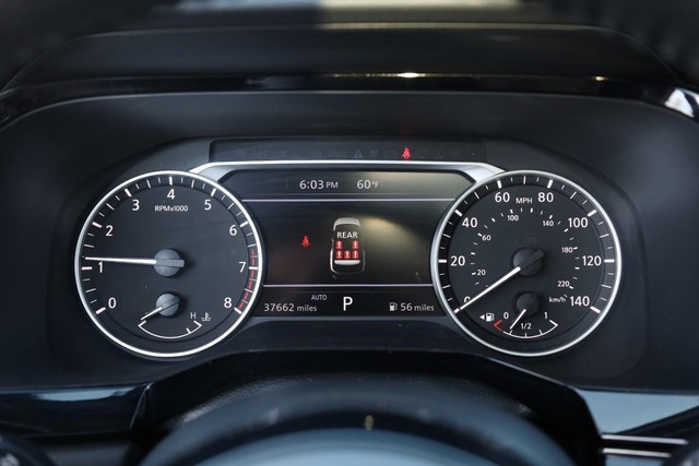 Nissan Pathfinder Vehicle Image 14