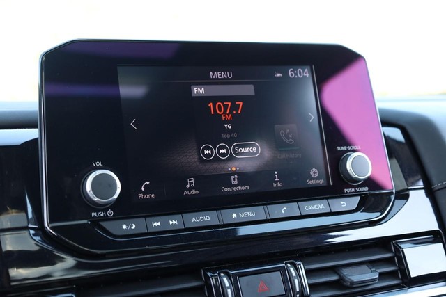 Nissan Pathfinder Vehicle Image 15