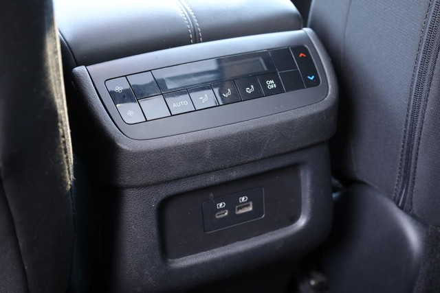 Nissan Pathfinder Vehicle Image 25