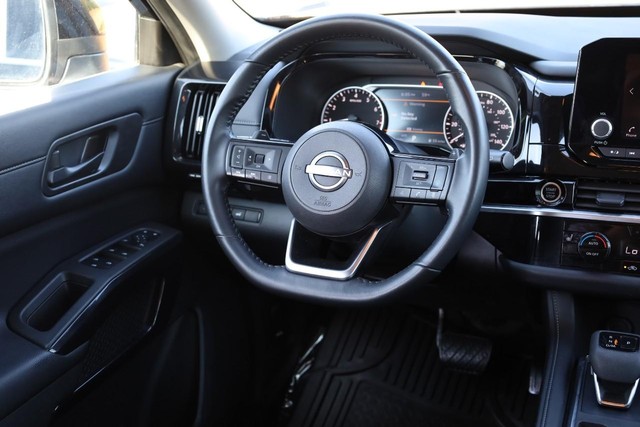Nissan Pathfinder Vehicle Image 27