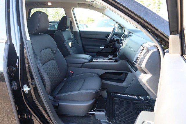 Nissan Pathfinder Vehicle Image 29