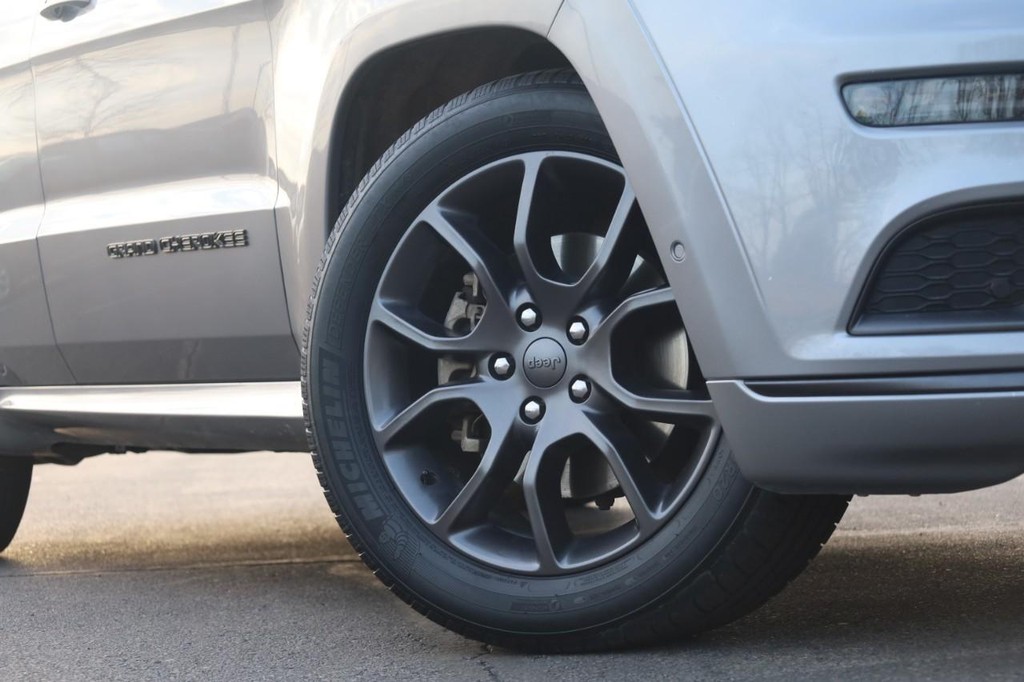 Jeep Grand Cherokee Vehicle Image 03