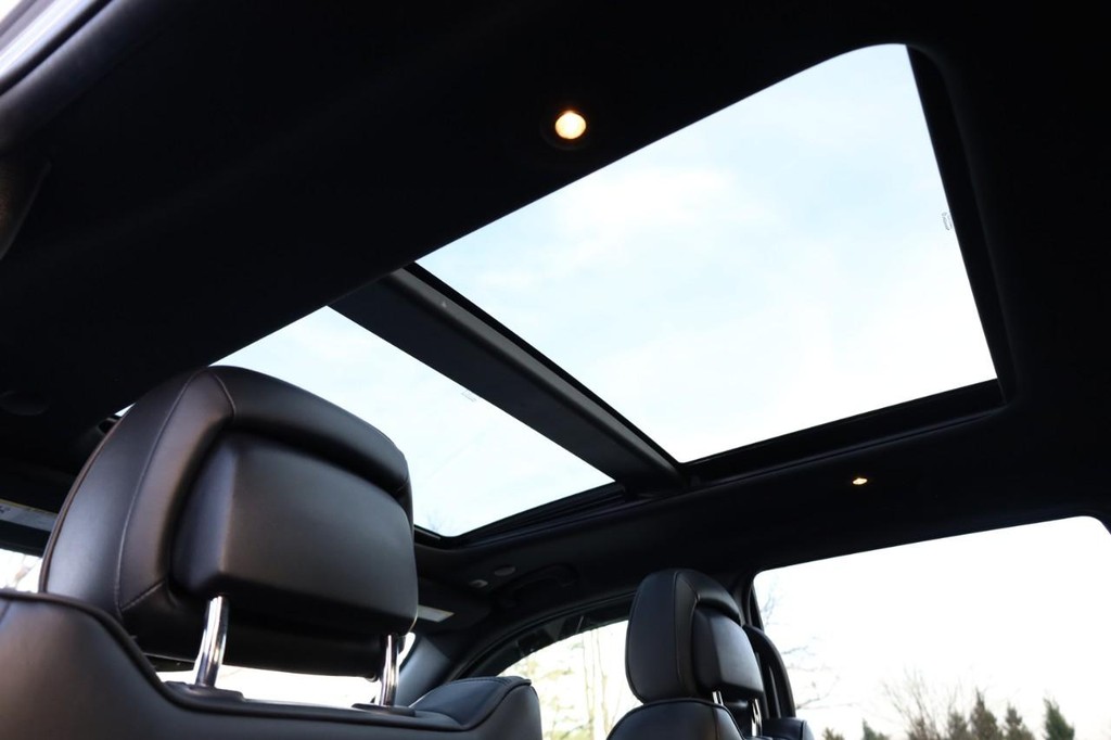 Jeep Grand Cherokee Vehicle Image 10