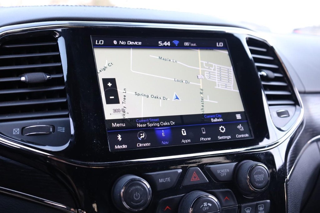 Jeep Grand Cherokee Vehicle Image 14