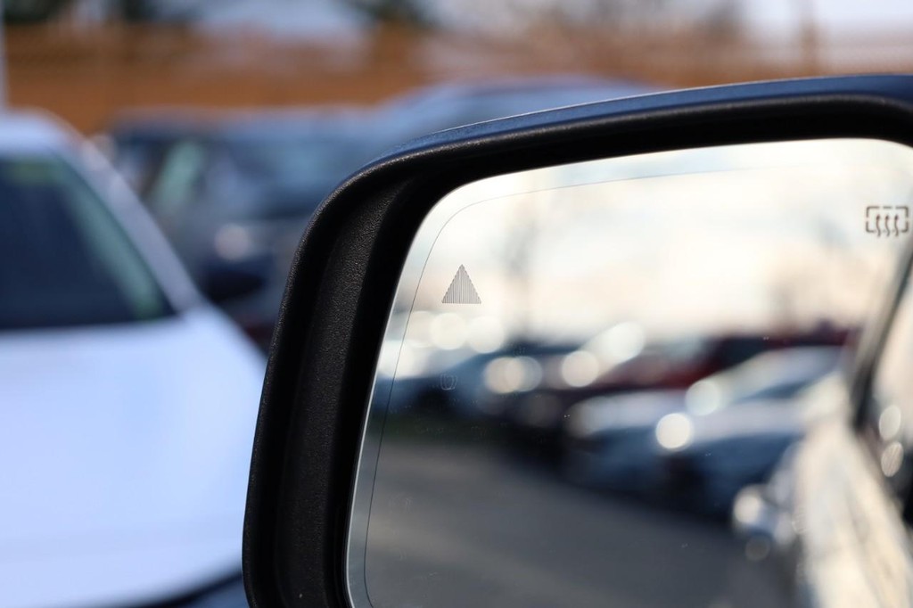 Jeep Grand Cherokee Vehicle Image 22