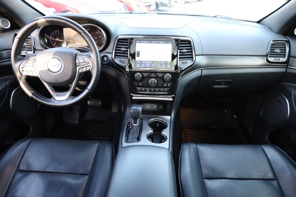 Jeep Grand Cherokee Vehicle Image 25